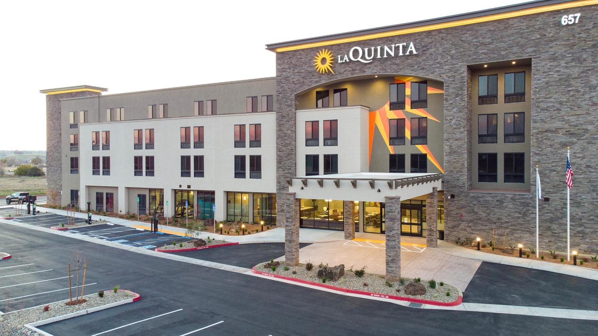 La Quinta Inn And Suites By Wyndham Lincoln Exterior foto
